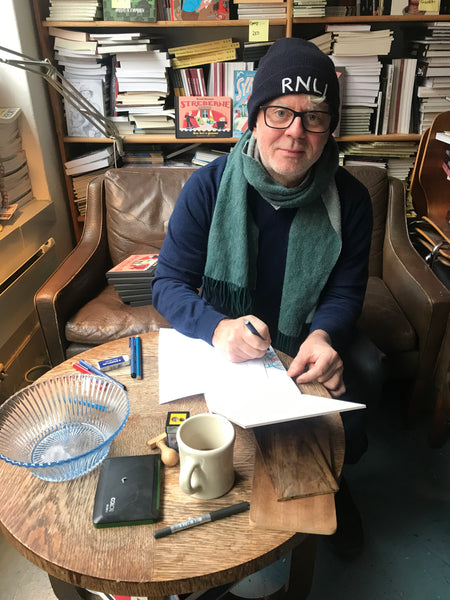 SIGNERT MED TEGNING! Knut Nærum: Streberne. Hvor fort vi glemmer. Tegneserier 2022-2025